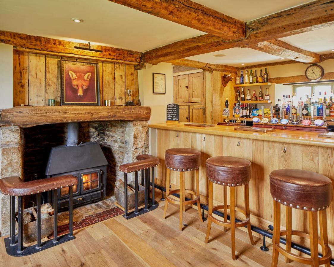 Full Moon Inn Rudge Rode Extérieur photo